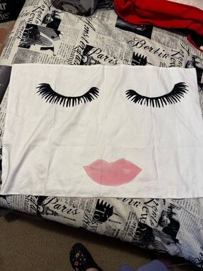 Eyelash & Pink Lips Standard Pillowcase